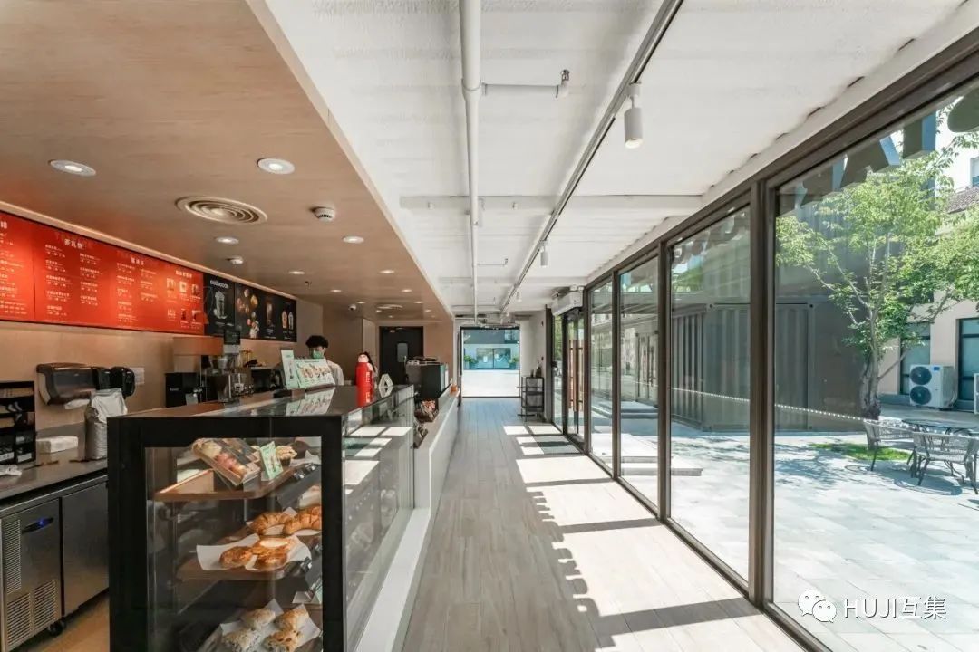中国大陆首家星巴克集装箱概念店定位魔都,随手一拍就是大片!-HUJI互集
