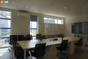 模块化售楼处展厅丨上海临港103地块10项目售楼处——堆叠、组合的城市宝藏盒子 城市街区的宝藏盒子-HUJI互集